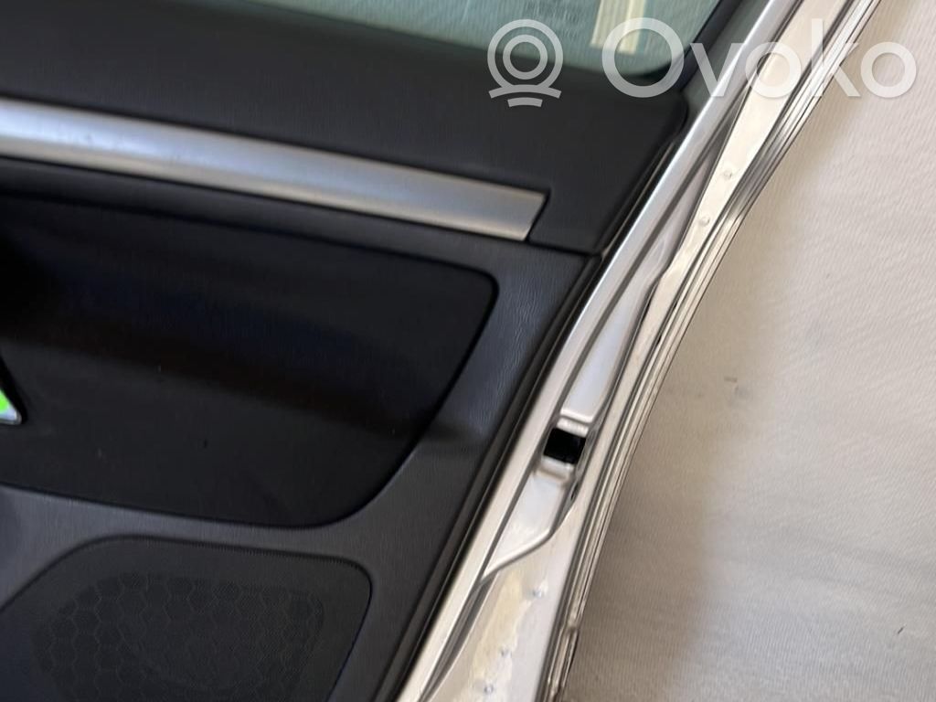 Skoda Octavia Mk2 (1Z) Drzwi przednie 