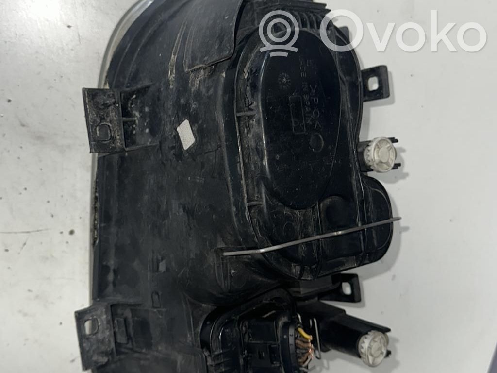 Volkswagen Golf IV Lampa przednia 