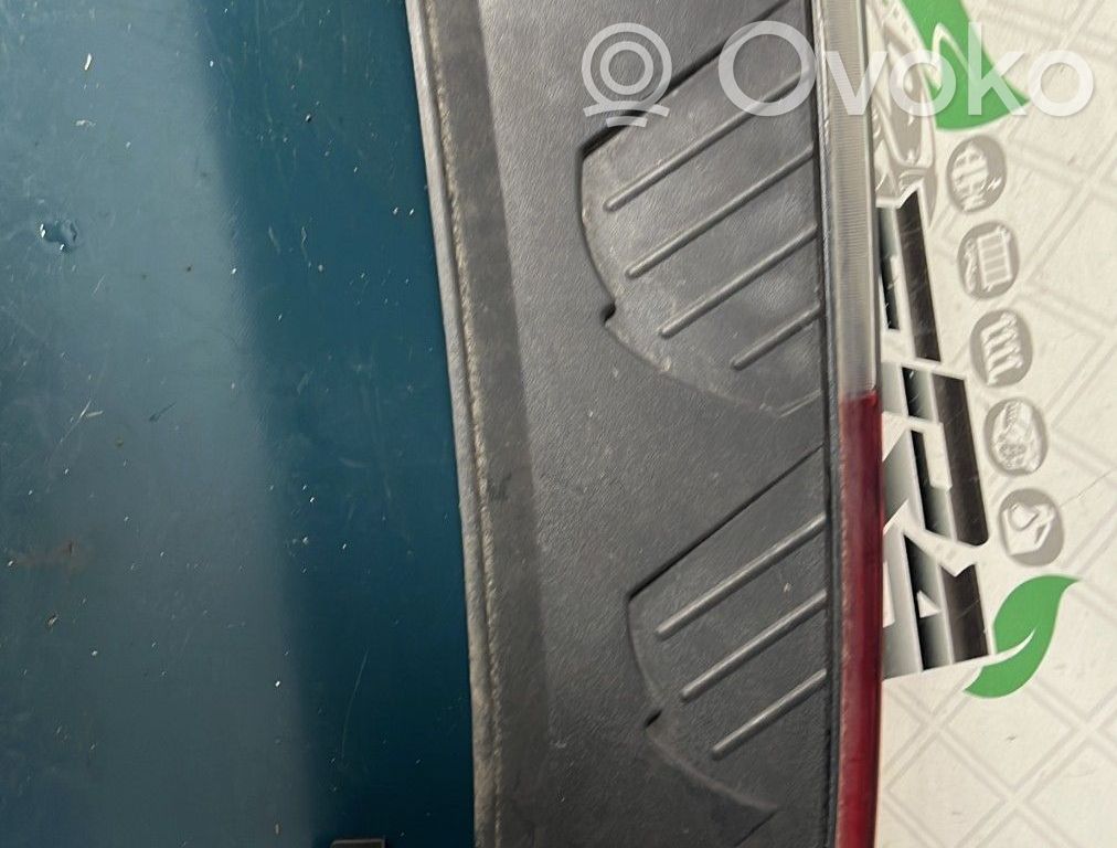 Rear/tail lights   1543052