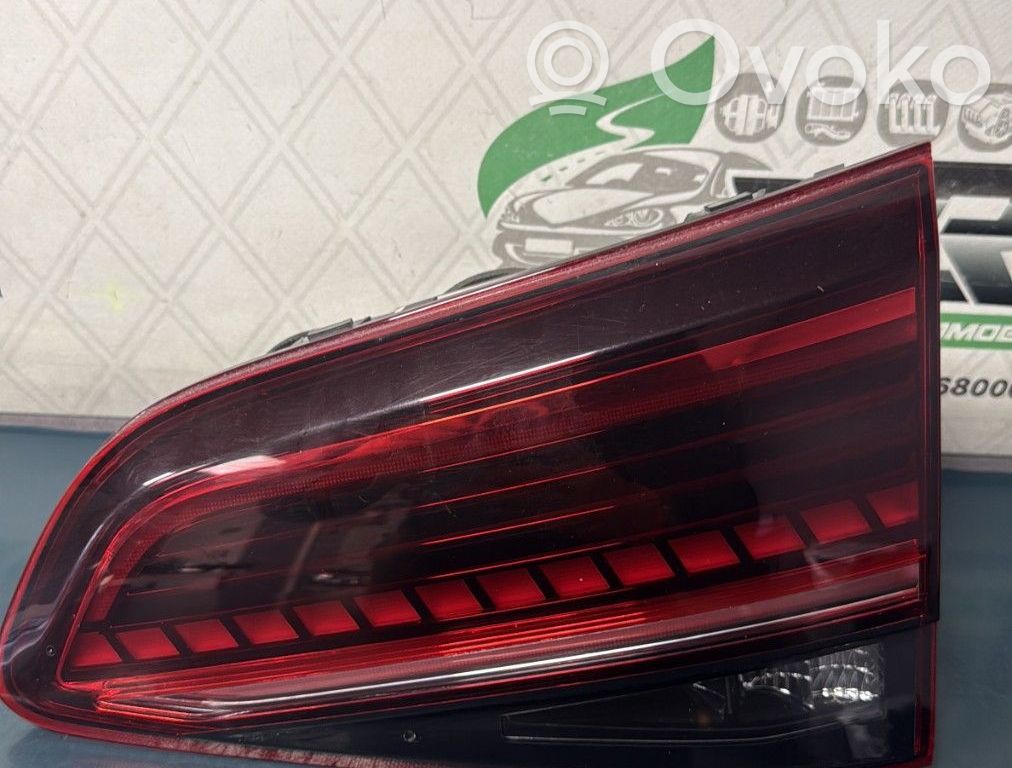 Volkswagen Golf VII Lampy tylnej klapy bagażnika 