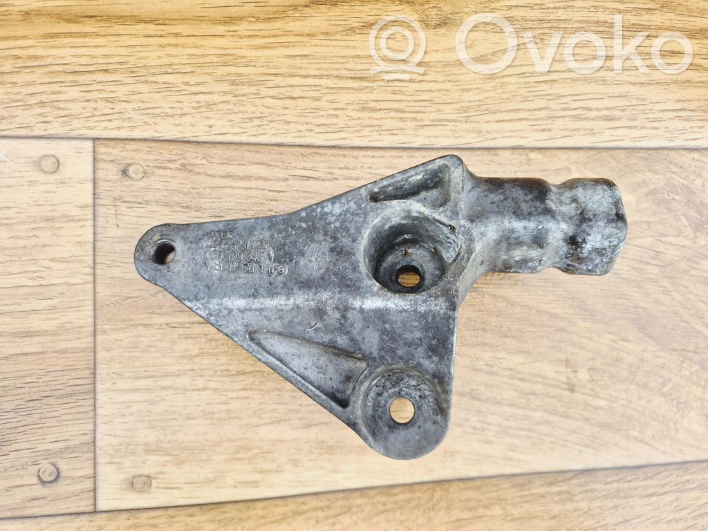 Audi A4 S4 B6 8E 8H Engine mounting bracket 