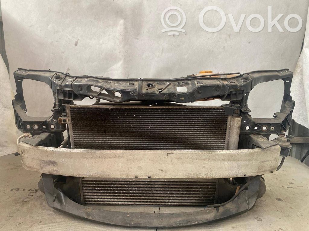 Opel Corsa D Pas przedni 