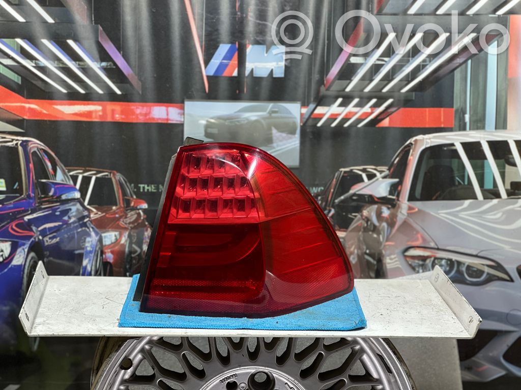 Rear/tail lights   7289432