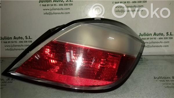 Opel Astra H Żarówka lampy tylnej 