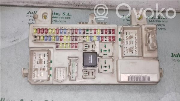 Saugiklių blokas   4M5T14A073DC