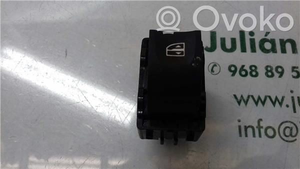 Renault Fluence Electric window control switch 