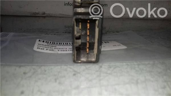Hazard light switch   71031D