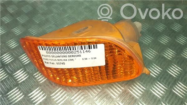 Ford Focus Front indicator light 