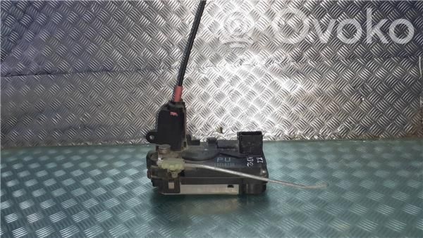 Opel Zafira B Rear door lock 