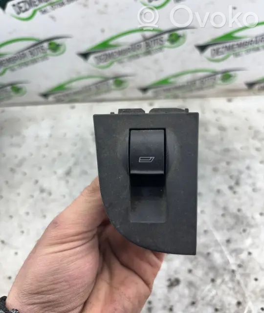 SOS-painike   UCPGT690