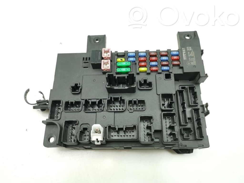 Mitsubishi Outlander Módulo de fusible 