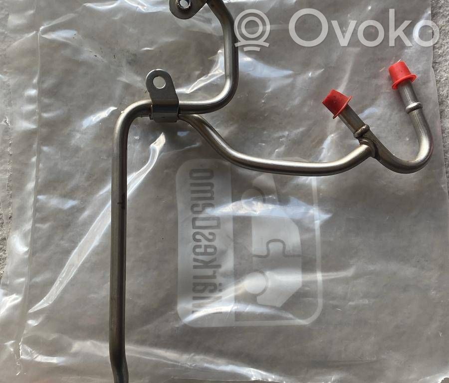 Volkswagen PASSAT B7 Conducte/furtunuri retur combustibil 
