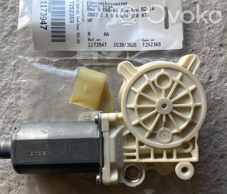 BMW 5 E60 E61 Front door window regulator motor 