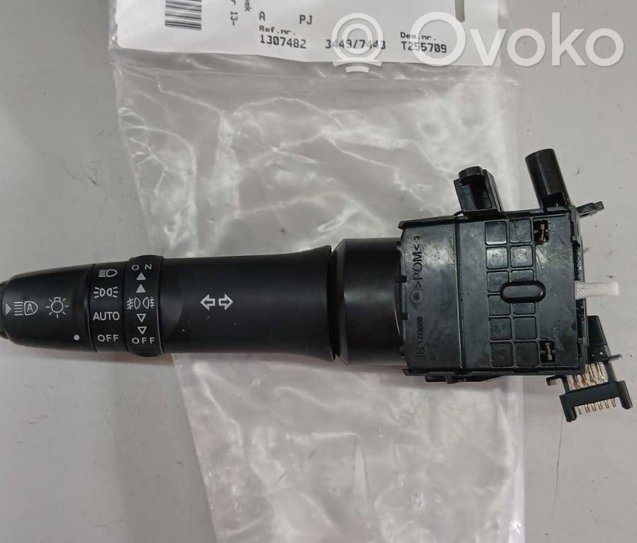 Mitsubishi Outlander Light switch 