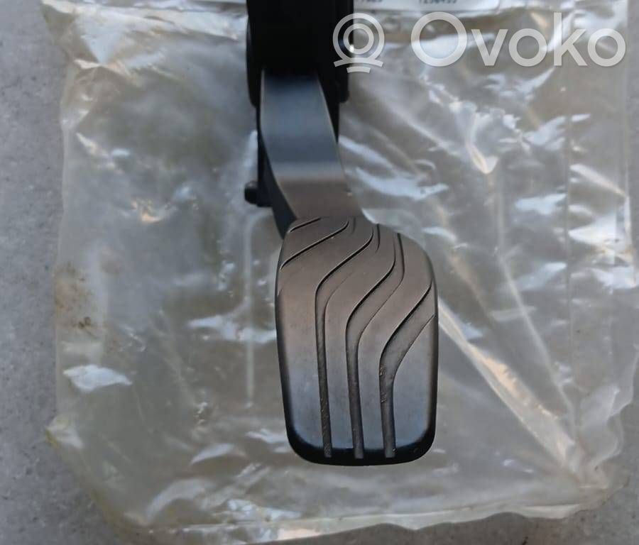 Nissan Qashqai Accelerator throttle pedal 