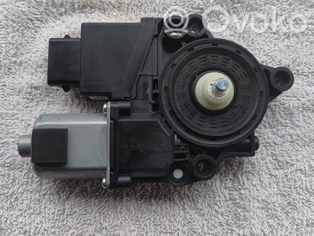 KIA Ceed Front door window regulator motor 