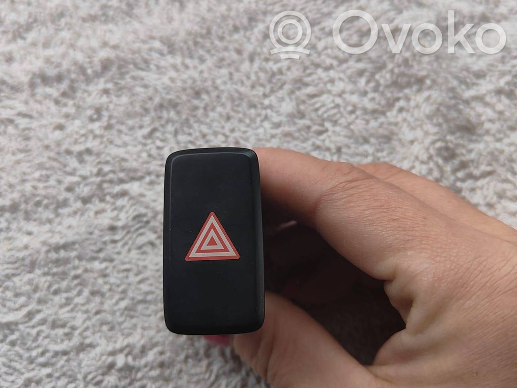 KIA Ceed Hazard light switch 