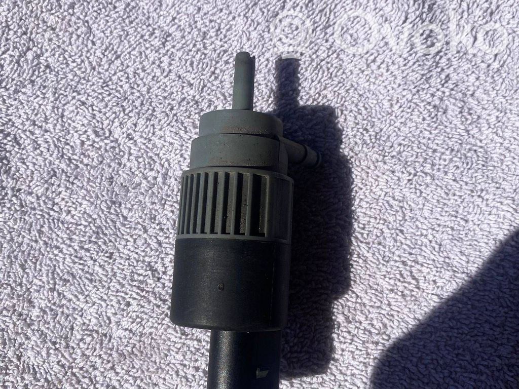 Nissan Qashqai Windscreen/windshield washer pump 