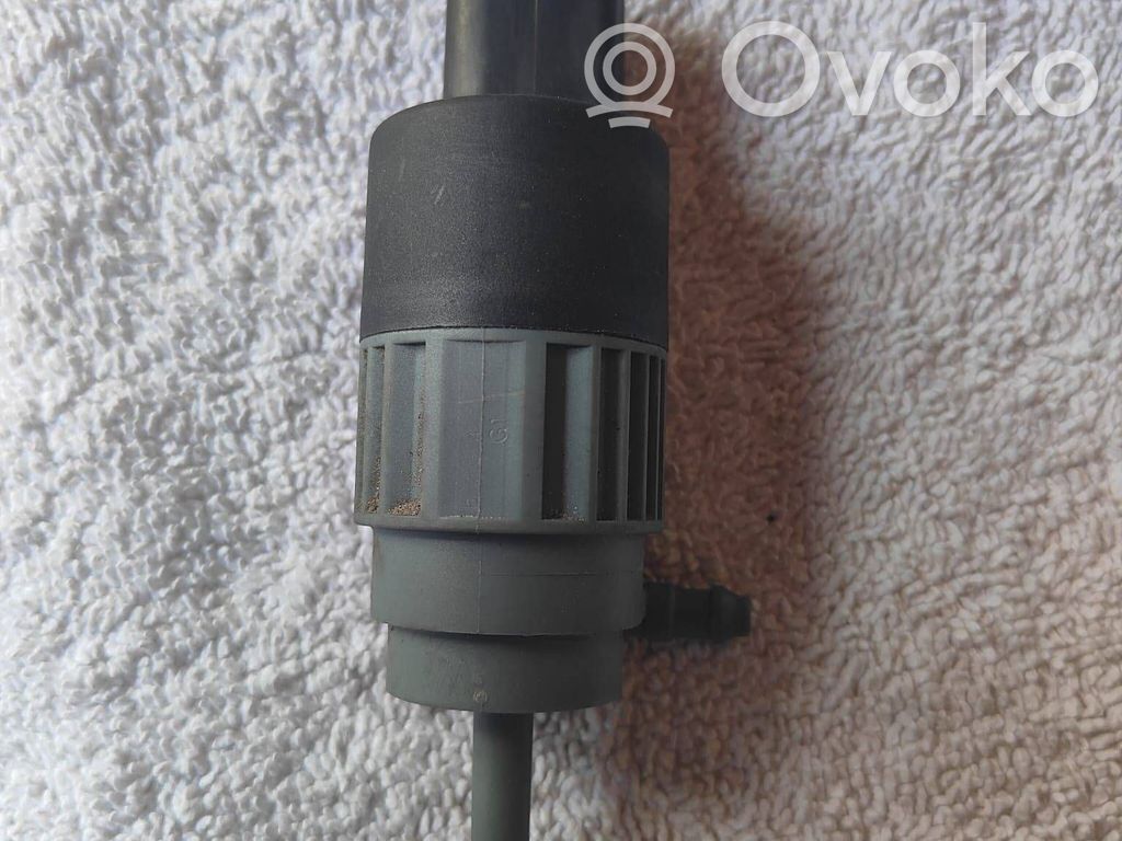 Nissan Qashqai Windscreen/windshield washer pump 