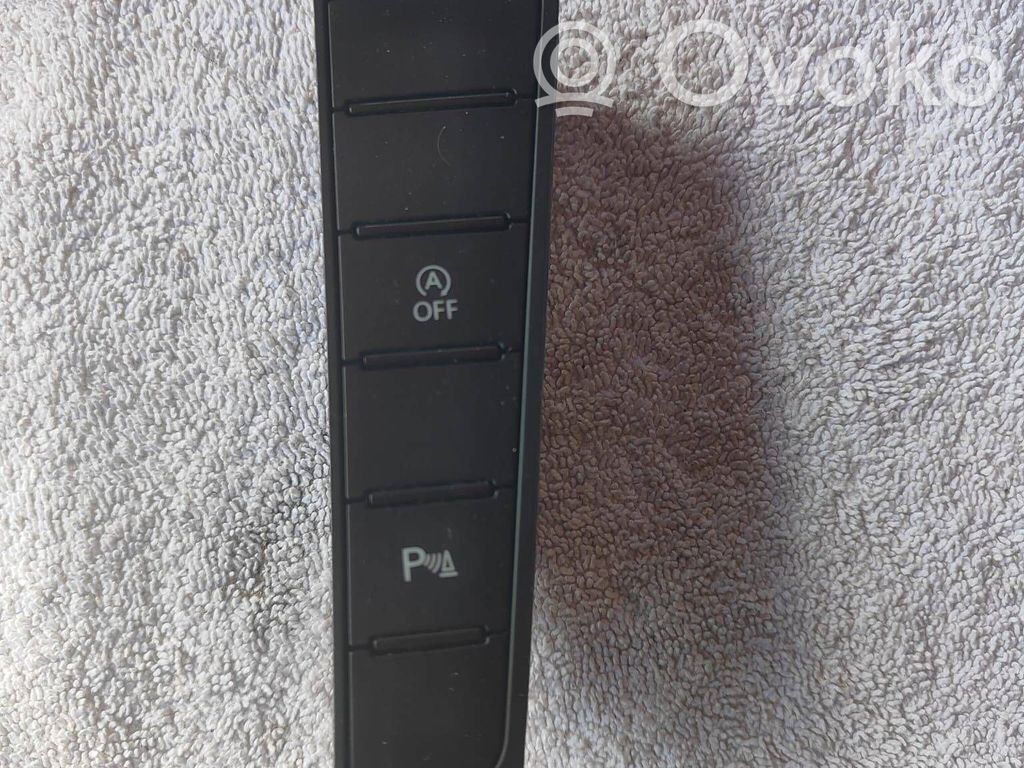 Volkswagen PASSAT B7 Interruptor del sensor de aparcamiento (PDC) 