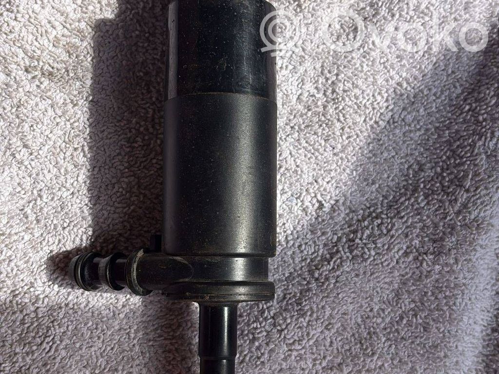BMW 5 E60 E61 Windscreen/windshield washer pump 