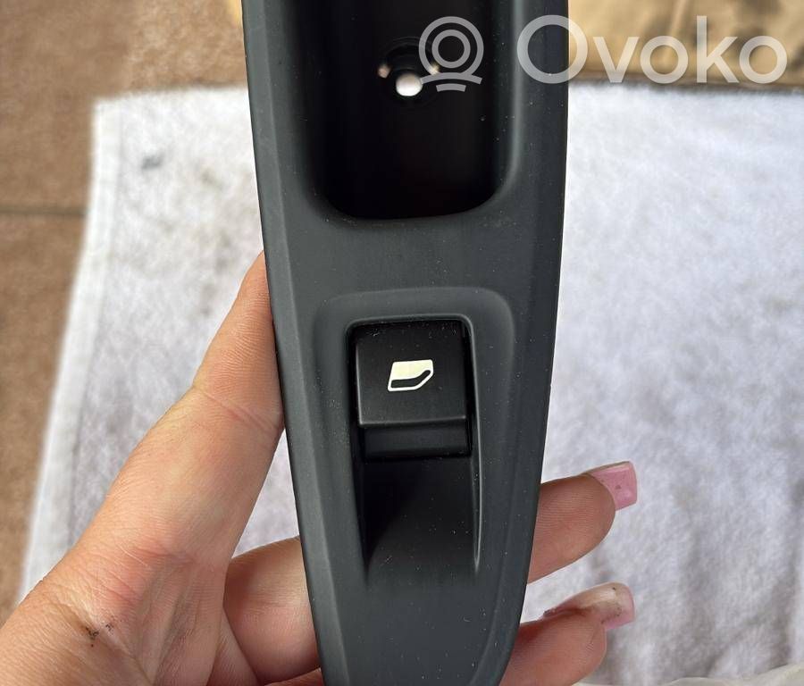 Peugeot 308 Electric window control switch 