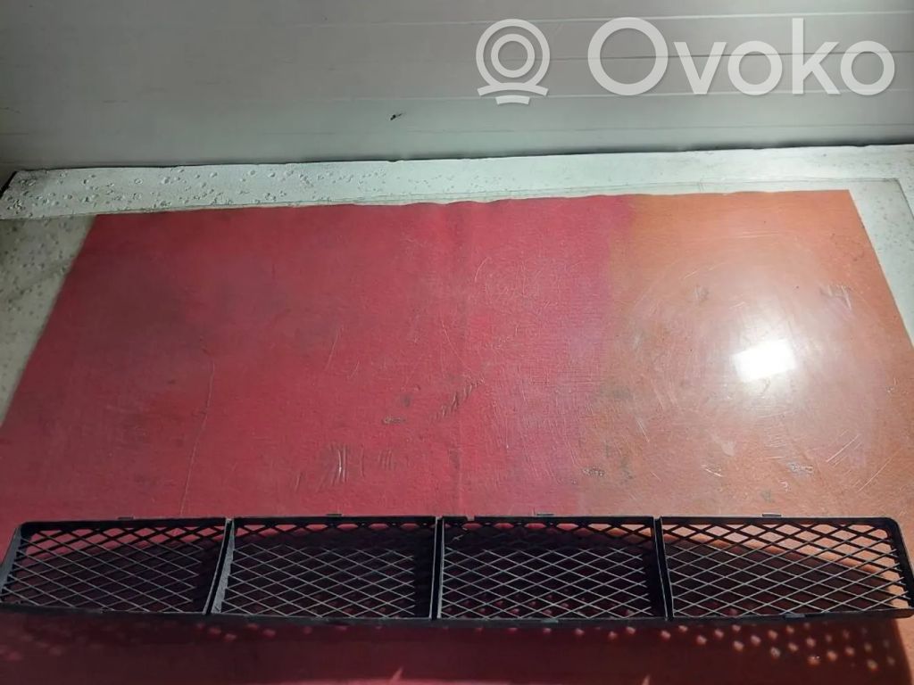 Toyota RAV 4 (XA10) Front bumper upper radiator grill 