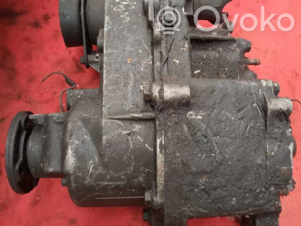 Gearbox transfer box case