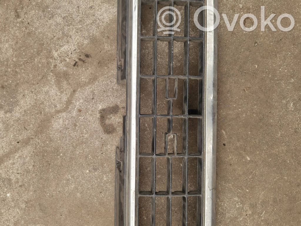 Grille de calandre avant