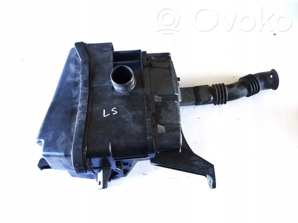 Intake resonator