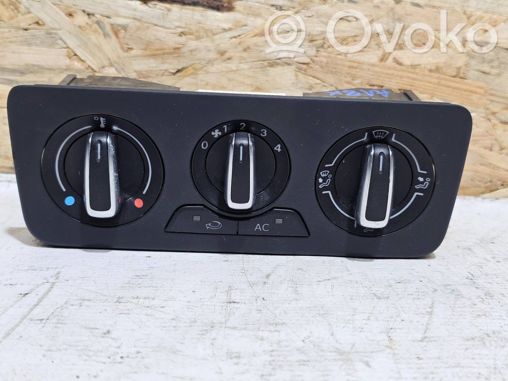 Audi A1 Climate control unit 