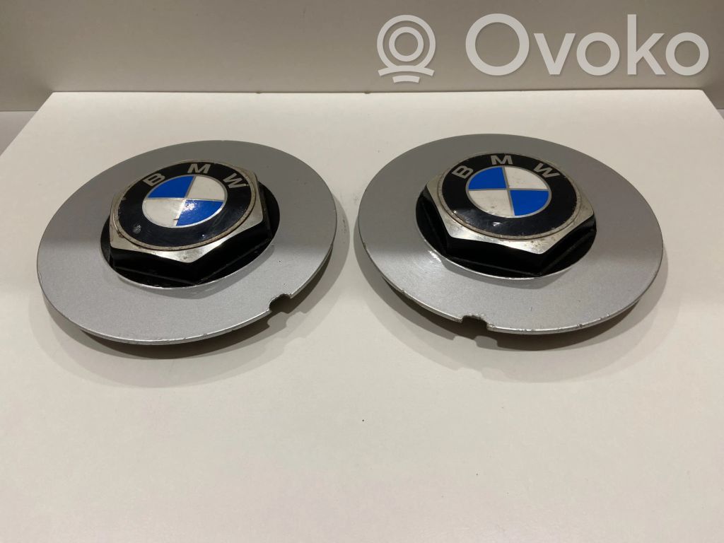 Original wheel cap   152