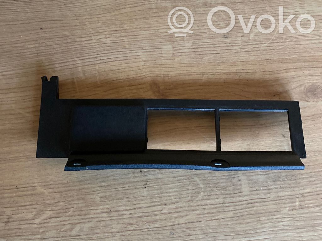 BMW 5 E28 Panelės apdailos skydas (apatinis) 