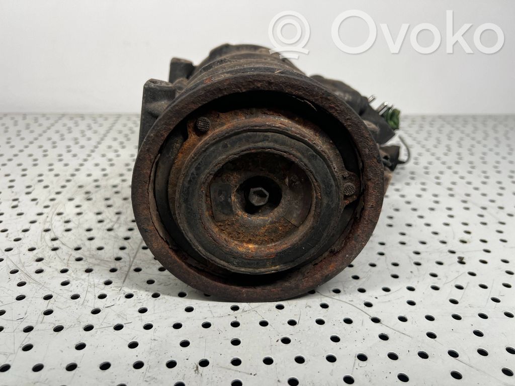 BMW 5 E34 Air conditioning (A/C) compressor (pump) 