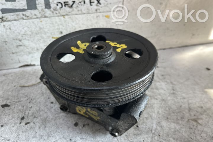 Ford Focus Ohjaustehostimen pumppu 