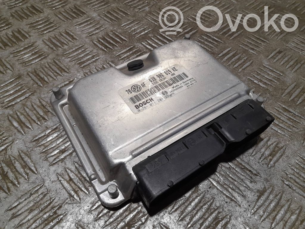 Volkswagen PASSAT B5.5 Engine control unit/module 