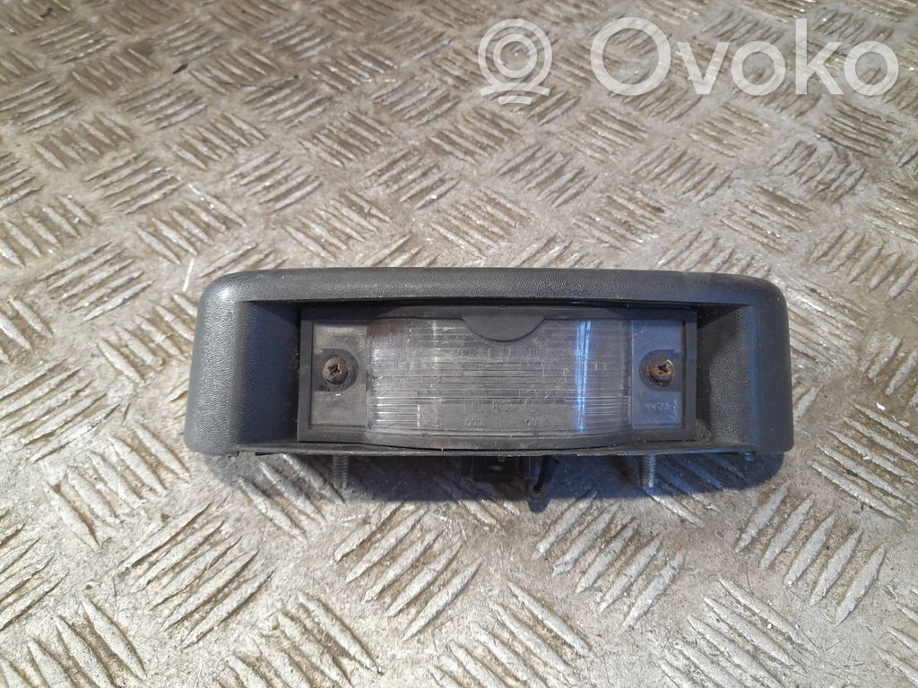 Opel Vivaro Lampa oświetlenia tylnej tablicy rejestracyjnej 