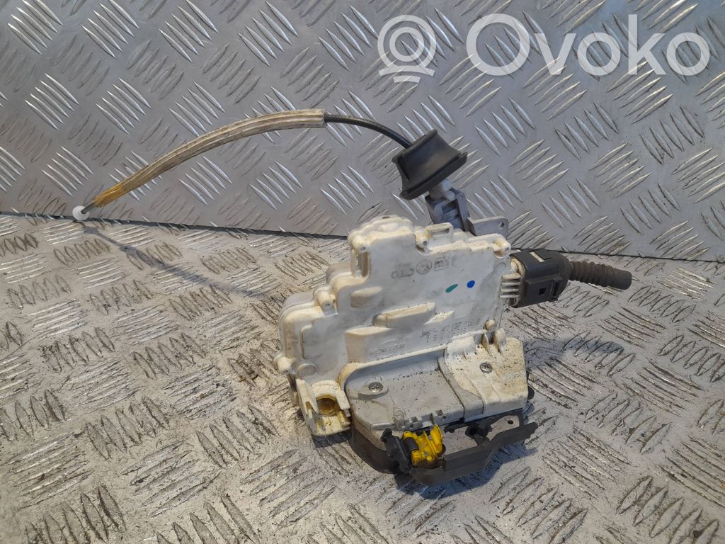 Audi A6 Allroad C6 Front door lock 
