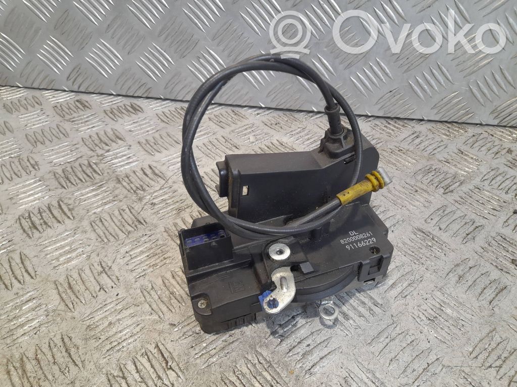Opel Vivaro Front door lock 