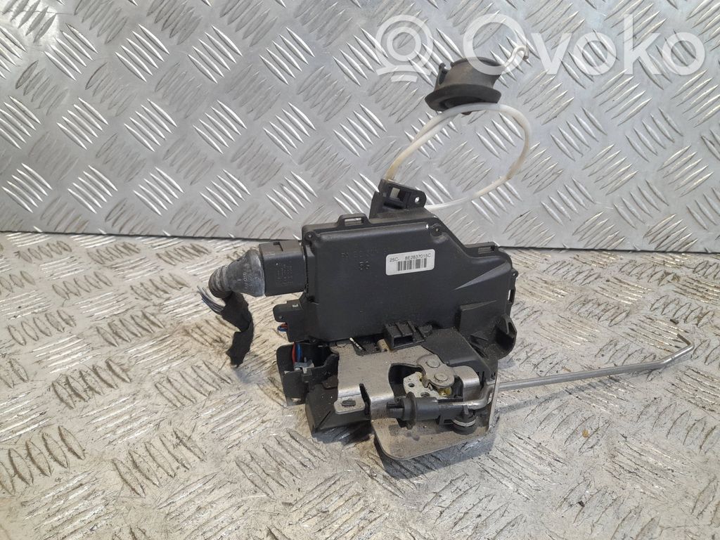 Audi A4 S4 B6 8E 8H Zamek drzwi przednich 