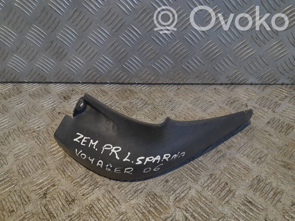 Chrysler Voyager Chlapacze przednie 