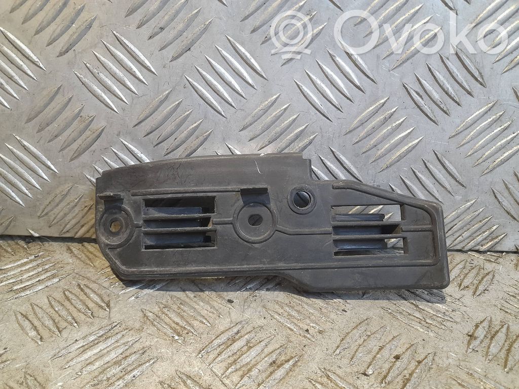 Volkswagen PASSAT B5.5 Front bumper mounting bracket 
