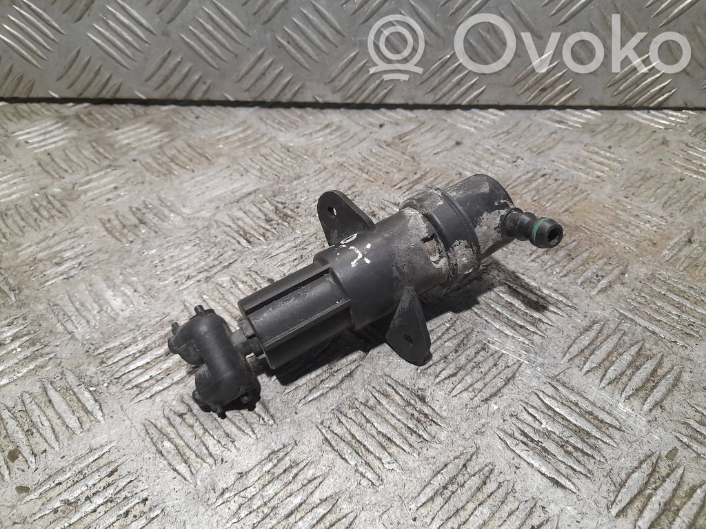 BMW X3 E83 Headlight washer spray nozzle 
