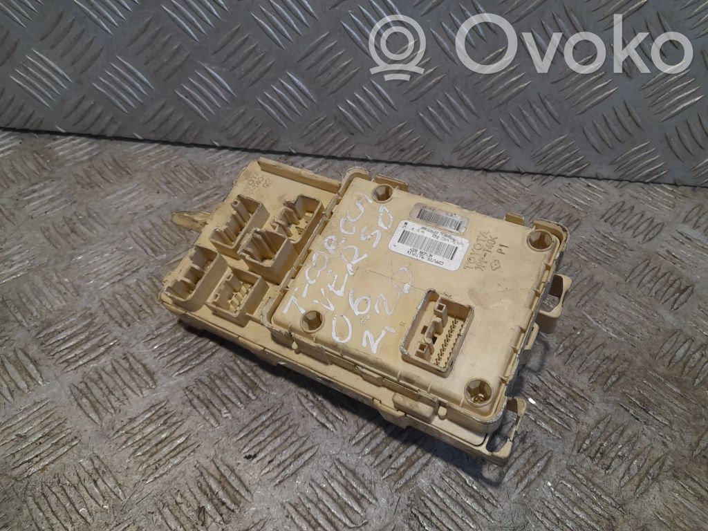 Toyota Corolla Verso AR10 Fuse box set 