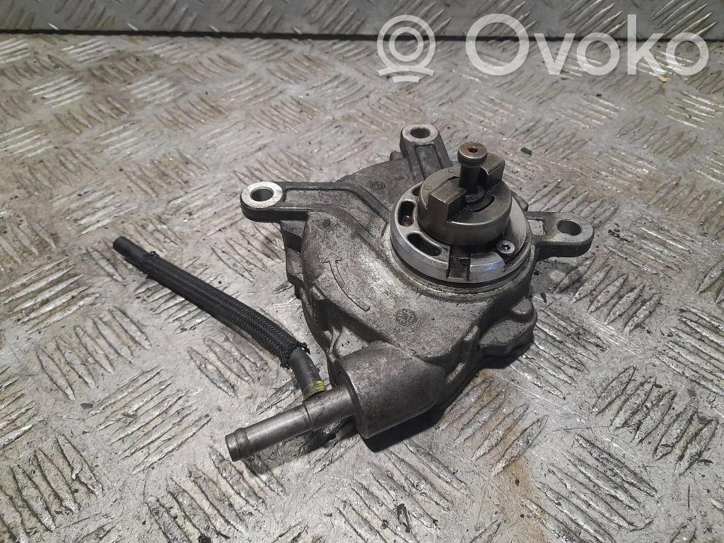 Toyota Avensis T270 Vacuum pump 