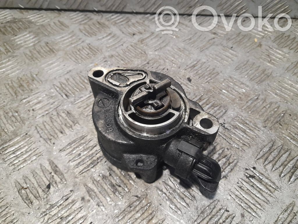 Ford Focus Vacuum pump 