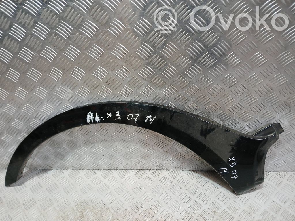BMW X3 E83 Galinės arkos apdaila 