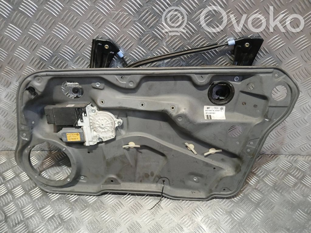 Elektryczny podnośnik szyby drzwi przednich   1J4837462B,104045112