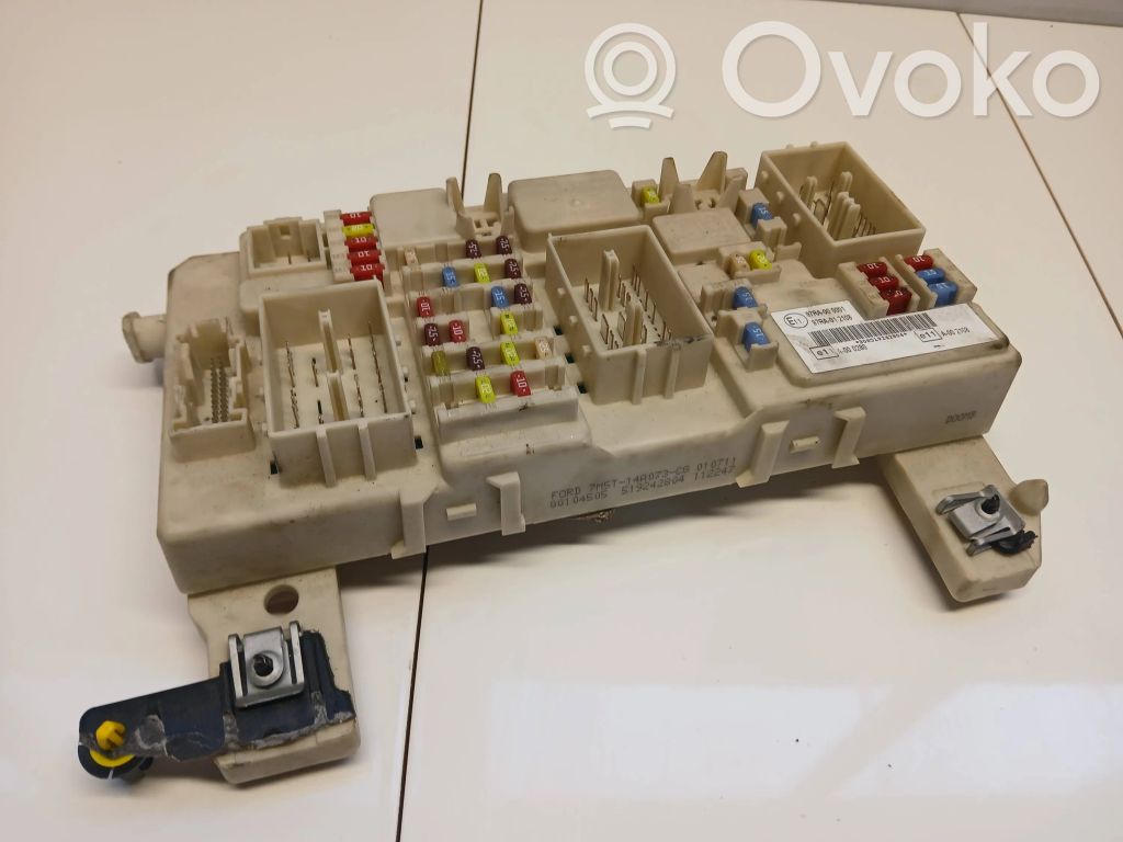 Ford Focus Drošinātāju kaste (komplekts) 