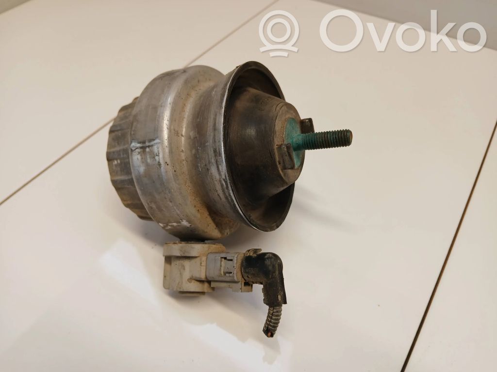 Audi A6 S6 C6 4F Engine mount bracket 